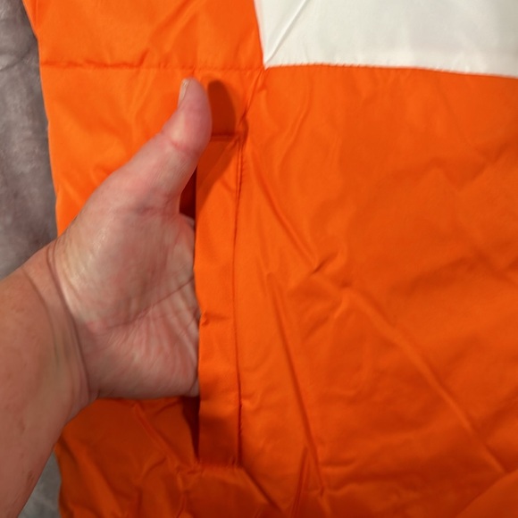 NFL Denver Broncos Football Women’s Puffer Vest size XL - Picture 3 of 4